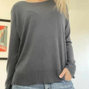 Zara topp - Superskön zara topp, verkligen jätteskönt material🥰🥰Lite grå blå färg