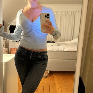 Blå tröja - Så fin tröja. Storlek m men passar även S och xs