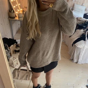 Stickad tröja - Jätte fin ser ut som den från arket