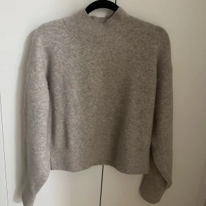 Stickadtröja  - Från &otherstories, nyskick🥰