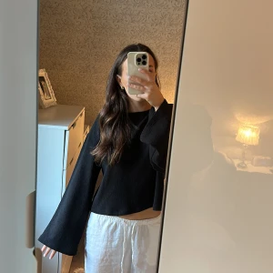 Svart stickad  - Svart stickad från HM❤️‍🔥🍁