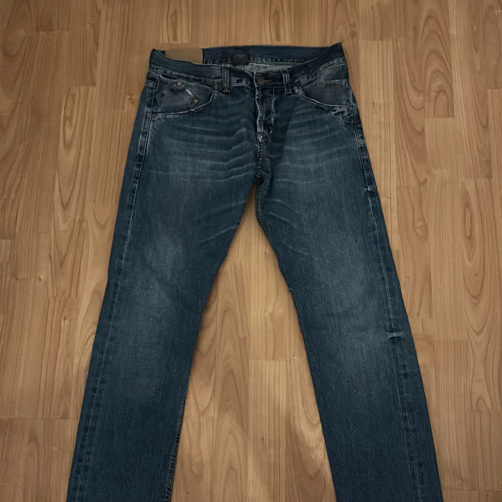 Ett par fina dondup jeans i storlek 32!. Jeans & Byxor.