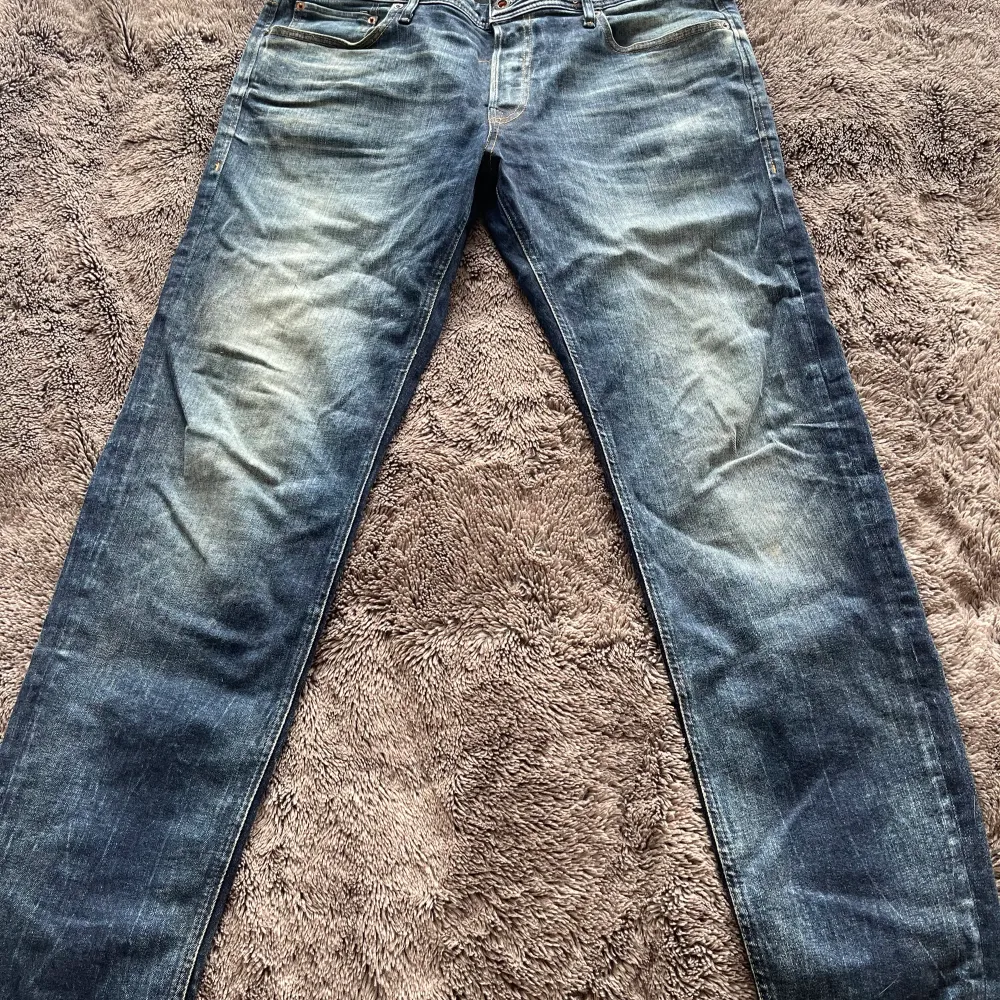 Blå jeans i modellen comfort/mike från Jack&Jones. Storlek 34/32, fint skick!. Jeans & Byxor.