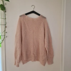 Mjuk stickad - Mjuk stickad tröja