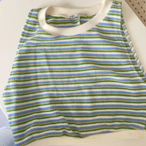 Färgglad Zaratopp!! - Superfin topp från Zara som är perfekt för stranden!🫶