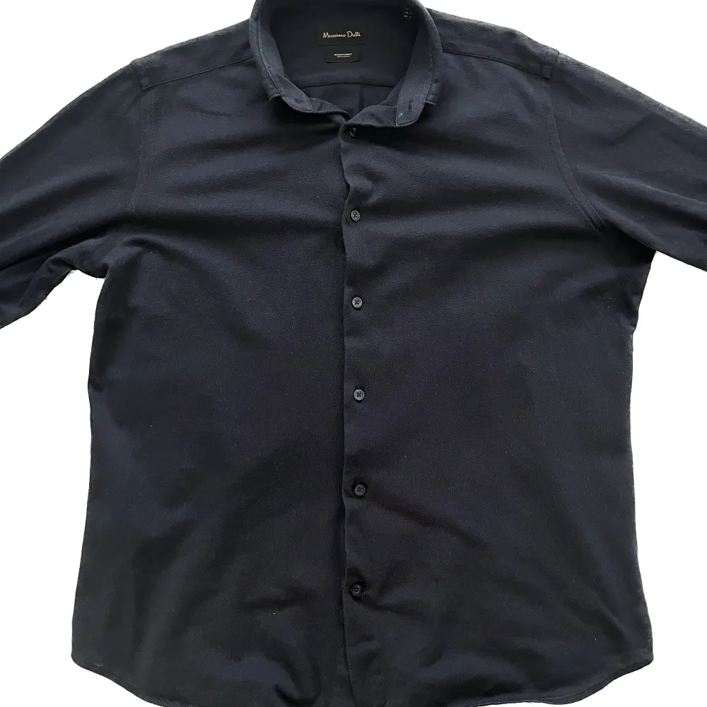 Navy blue 🔵 overshirt/ shirt very light material, used a few times, size L but fits like M-S. T-shirts.