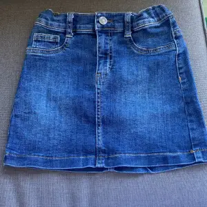 Snygg jeans kjol, som int ekonmer till användning!😊
