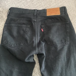 501 Levi’s jeans - 501:or i storlek W29 L32 som är i fint skick. Köpta på Carlings. Skriv om ni har frågor.🙌 PRISET DISKUTERAS.