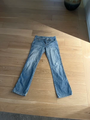 Wrangler jeans - Skit snygga wrangler bootcut jeans