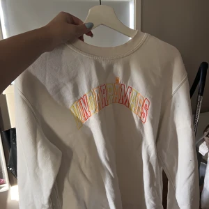 hov1 tröja - Hov1 tröja vindar på mars, bra skick, säljer för den inte används längre. Köparen står för frakt 