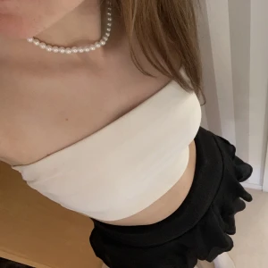 Egengjort pärlhalsband  - Egengjort halsband aldrig använt 