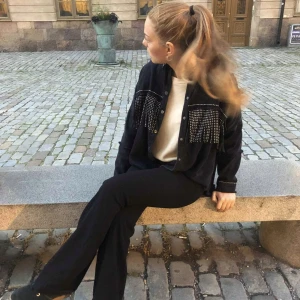 Zara jacka - Snygg vårjacka från Zara, använd men bra skick, passar xs-m