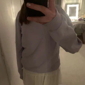 Lila sweatshirt hm - Storlek s från HM 💞