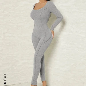 Jumpsuit  - Säljer denna jätte fina jumpsuit för 100kr ordinarie pris 160kr (nyskick)