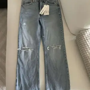 Helt nya zara jeans storlek 34