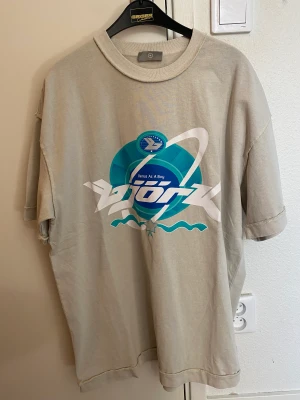 Björk Tshirt  - Venus as a boy  Sicko tröjor liknar björk   Priset är prutbar  En rkt snygg björk tshirt 