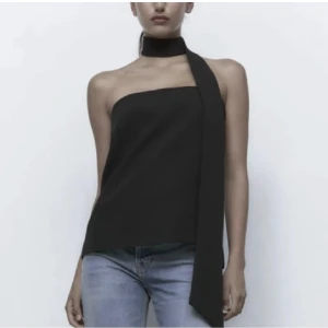 Zara topp  - Använd en gång, jag som har C/D kan inte ha den