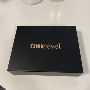 Tanrevel kit one  - Tanrevel kit one helt nytt, inte ens testat. Köpte ett julerbjudande där man även fick med tanrevel pro så därav har jag använt den istället. Nypris 800kr säljer för 600kr + frakt. Kan även hämtas i Hjo eller tas med till Karlsborg/Mölltorp! 