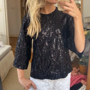 Så fin topp - Perfekt glittrig topp för fest