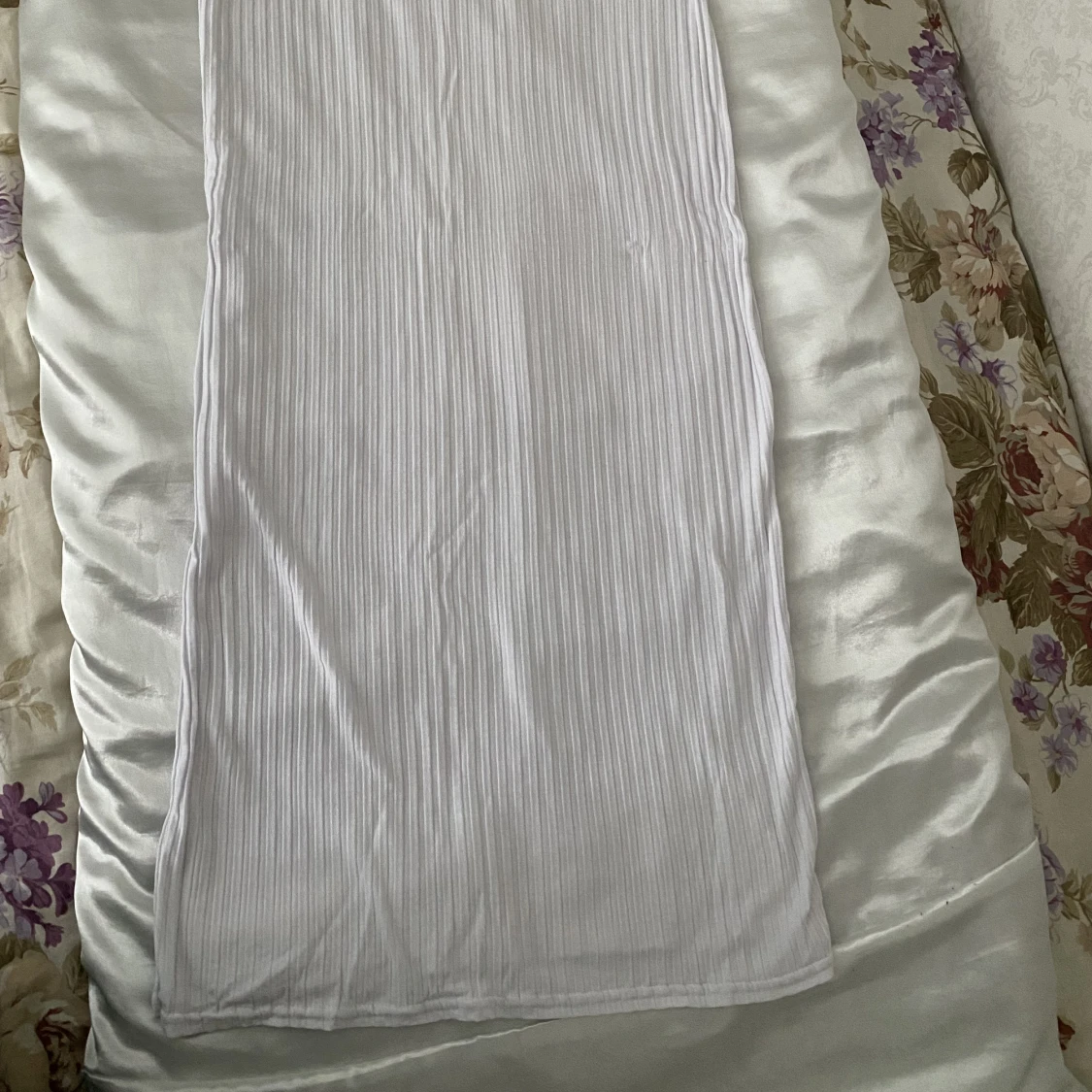 Ribbad Vit Maxi kjol  - 90