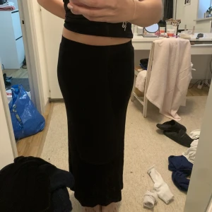 Långkjol - Svart Långkjol!! Jag är 175cm💞