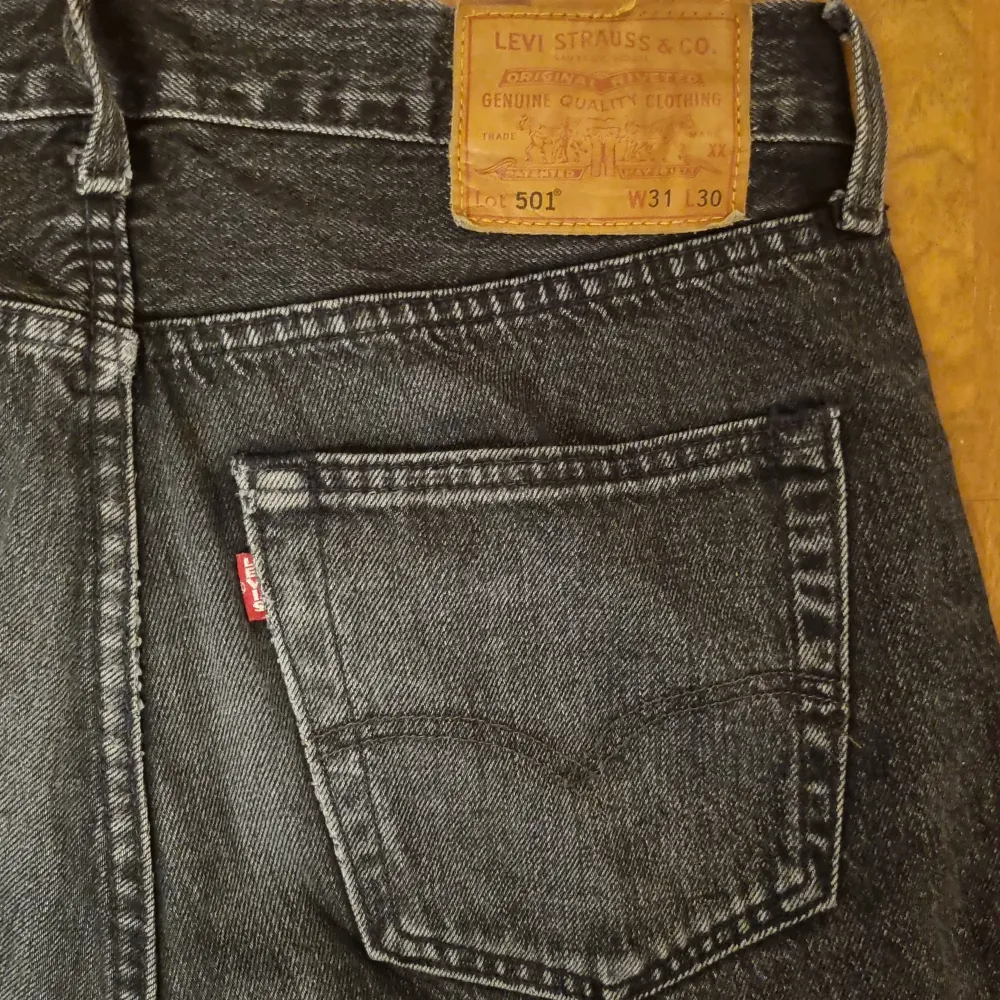 Säljer ett par snygga Jeans 501 i väldigt bra skick 4/5. Nypris 1100. Jeans & Byxor.