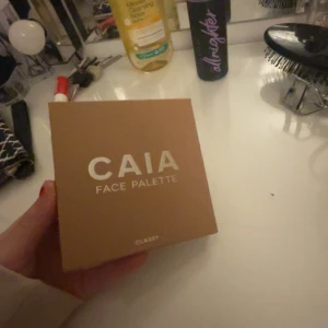 Caia classy palett - Säljer min classy palett från caia. Använt allt några gånger men fortfarande bra kvalitet 💗