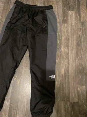 North Face byxor - Bra skick passar inte längre så säljer