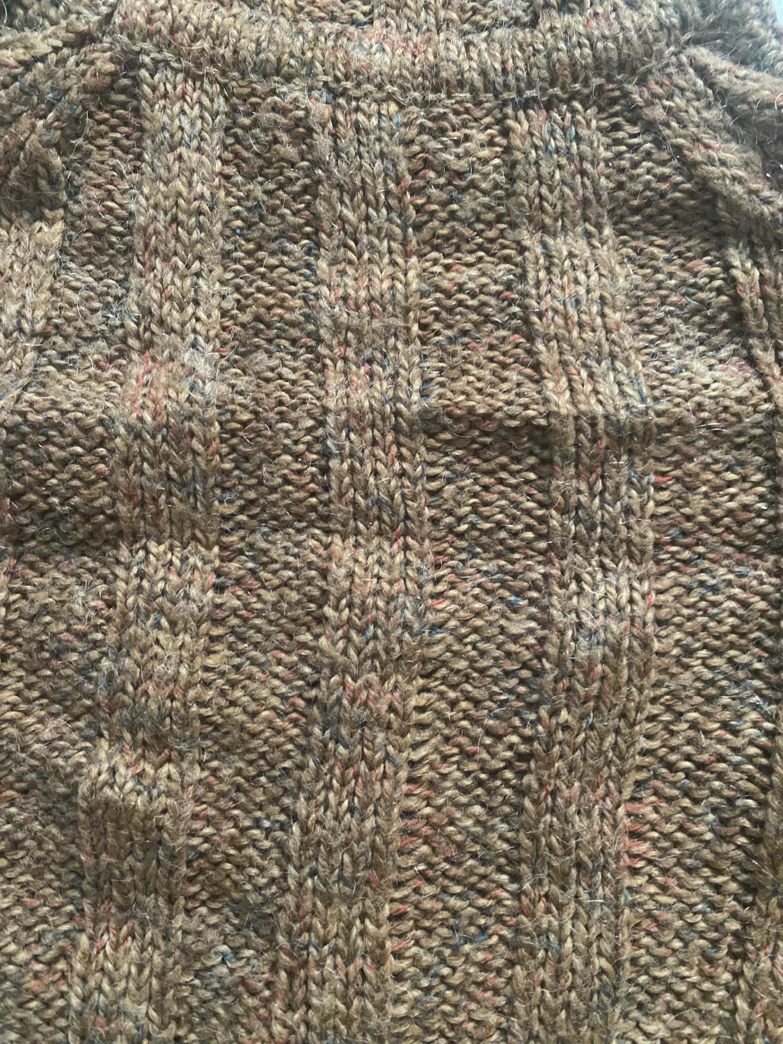 brun stickad tröja  - 90