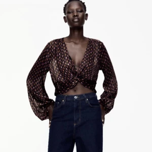Blus - Så fin blus Från Zara i jättefint skick, knappt använd