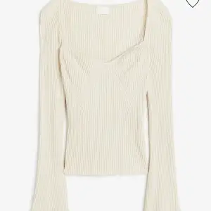 Sååå fin slutsåld ribbstickad beige tröja från H&M 🤎 