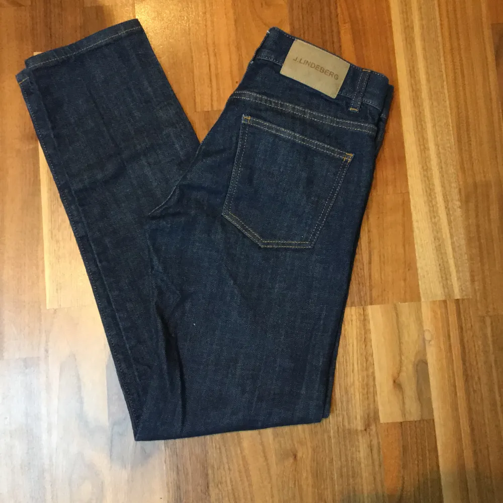 Hej säljer nu mina marinblåa J.Lindeberg jeans . Jeans & Byxor.