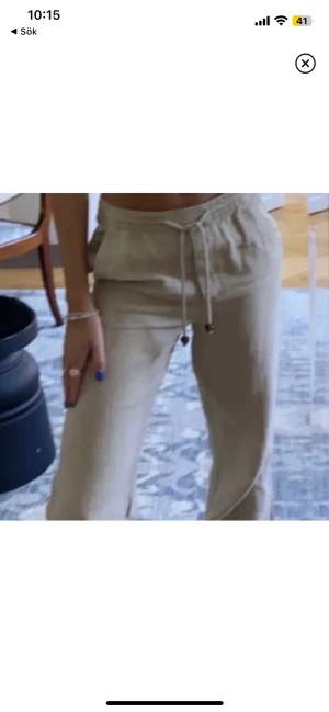 Linnebyxor - Linnebyxor från zara. Tjockare material som är passande inför hösten🤍 Säljer vidare då de inte kommer till användning. Lånade bilder❣️❣️