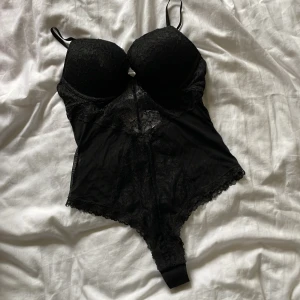 Spets body  - Aldrig använd! 