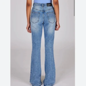 LXA jeans storlek S - Sprillans nya! Aldrig använda, säljer då jag missade datum för att skicka tillbaka! 