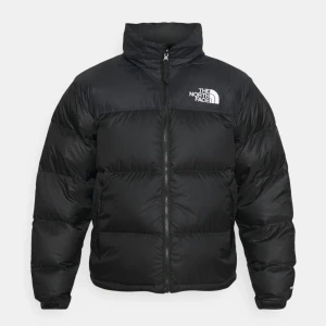 North Face puffer - Helt ny north Face puffar med inga defekter! Pris kan diskuteras. Storlek L i kvinnor men passar S lika bra. Skriv för bilder osv
