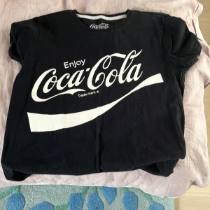 Coke tröja - Svart tröja med Coca-Cola tryck! ❤️🖤❤️