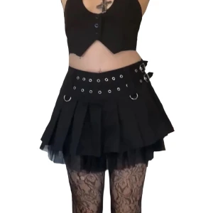 INTRESSEKOLL<33 - super super snygg kjol som aldrig är använd då den är för stor för mig:’( Midjemått: ca 29cm & 36 cm i längd ikl. spetsen. Köpare står för frakt