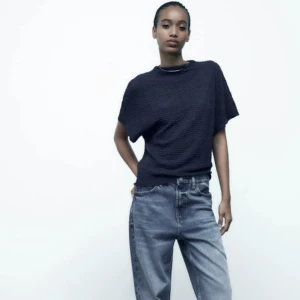 Mötkblå tröja  - Slutsåld från zara