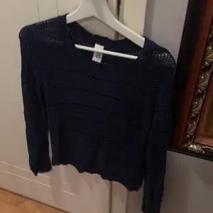 Säljer denna stickade tröja som är i nyskick!💗