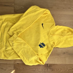 AIK Hoodie - AIK hoddie knappt använd. Strl xl barn. 