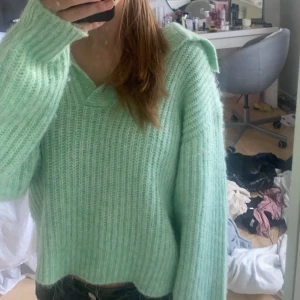 Stickad tröja⭐️ - Bra skick❣️original pris 349kr