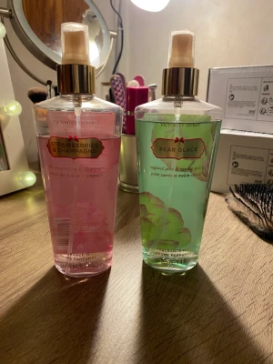Victoria secret parfymer - Säljes då de inte kommer till användning, 2 första knappt använda andra 2 är lite mer använda. Säljes billigt, bara att komma med bud:)
