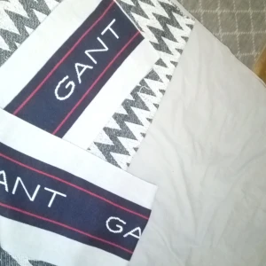 Helt ny gant halsduk  - Har använt 1 gång