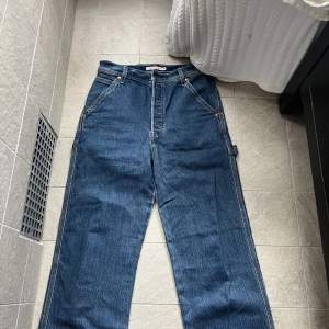 Sprillans nya straight-leg jeans  från Levis, som nya. Nypris: 1250kr Mitt pris: 400 ( kan diskuteras vid snabb affär) 