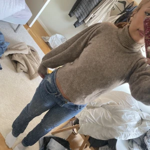 NAKD stickad  - Fin brun stickad tröja från NAKD 🤎🤎 håller en varm nu i hösttid