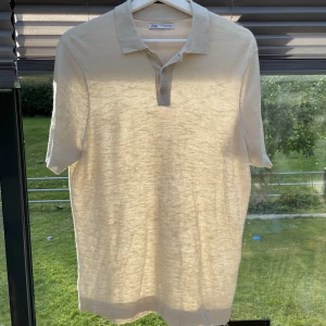 Zara Piké  - Zara Piké - Inga hål eller fläckar - skriv för frågor eller om du vill ha fler bilder eller vad som - samfraktar också om man är intresserad av mer grejer - köp dirket eller buda eller byten