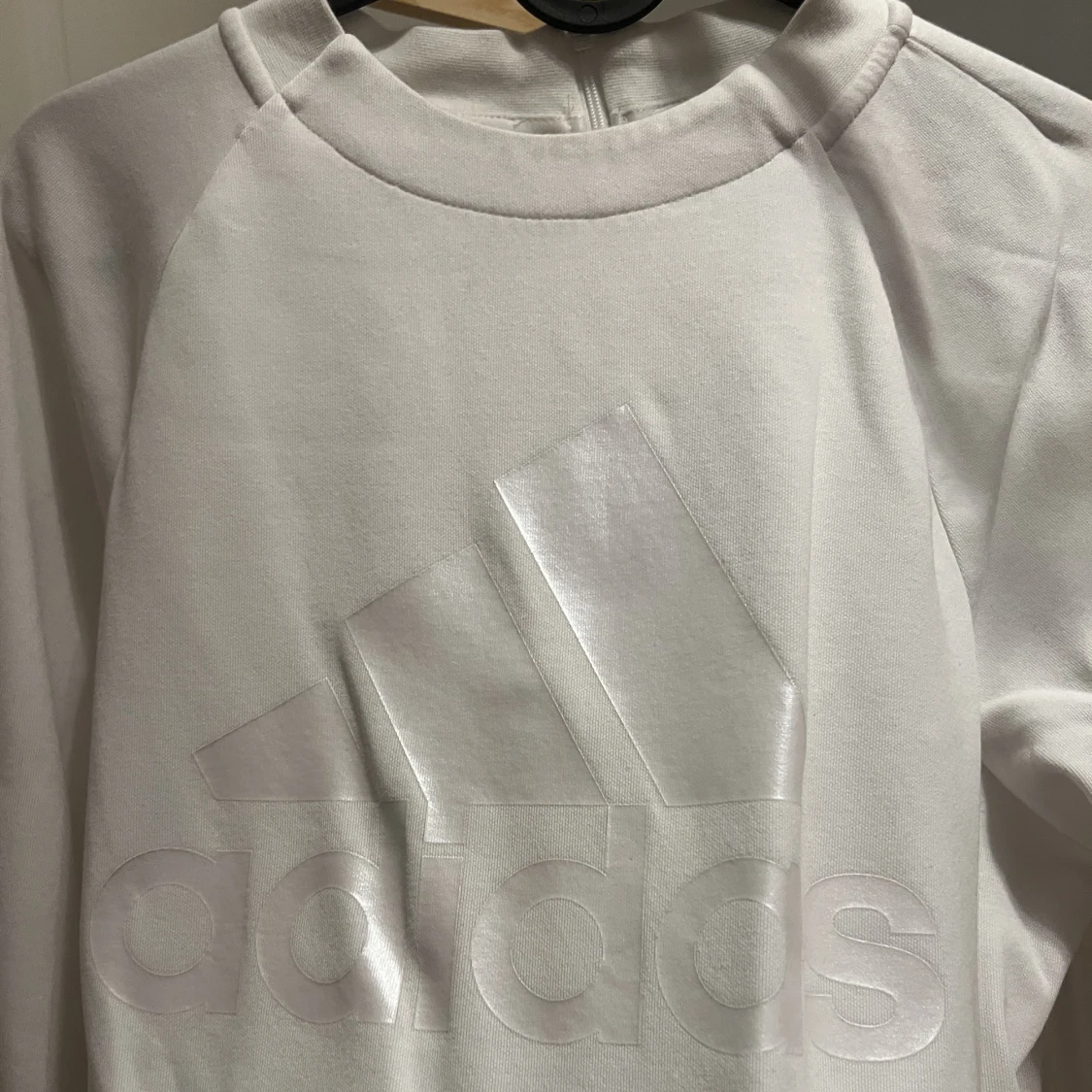 White Adidas sweatshirt 