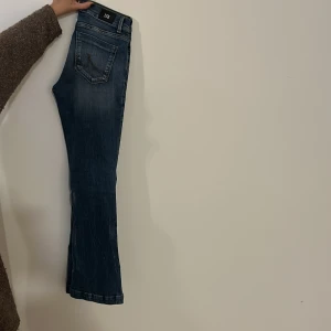 Ltb - Ltb jeans från Zalando super fina aldrig andvända low waist boot cut i modellen fallon lite för korta på mig dom e 162 