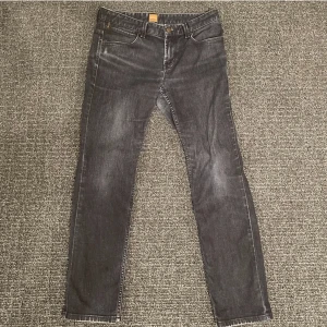 Hugo boss jeans  - Bra skick!!  Storlek 33/32